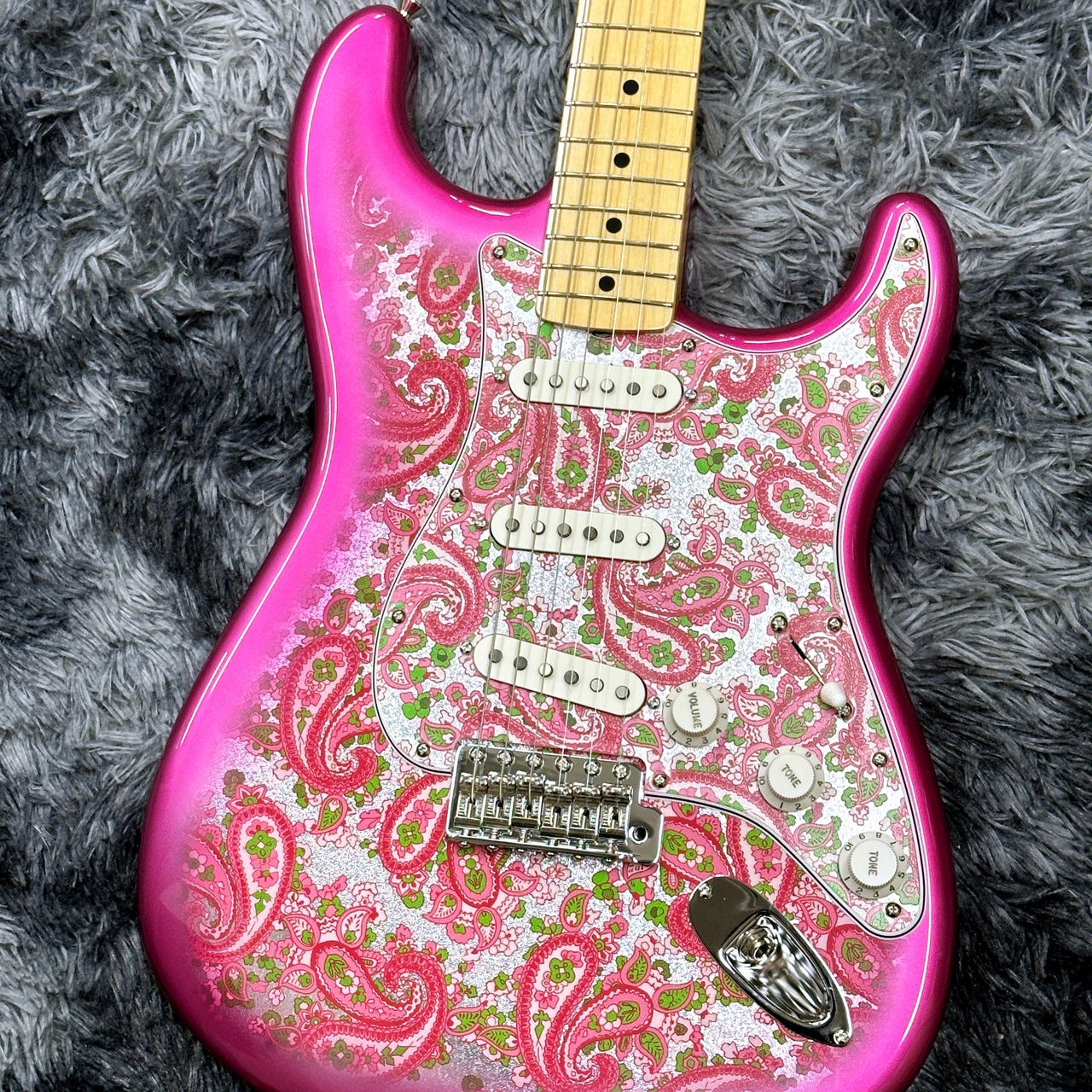Fender Made in Japan Limited Stratocaster Pink Paisley【2025