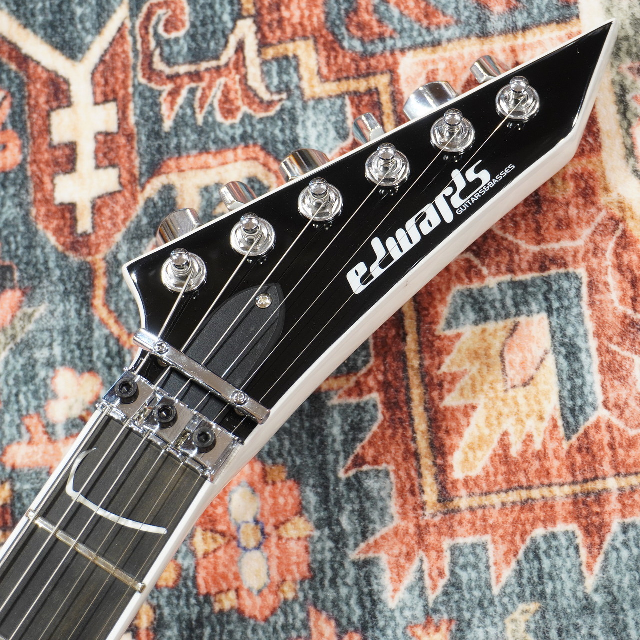 EDWARDS E-ALEXI-SCYTHE/ White with Black Pin Stripe （Alexi Laiho