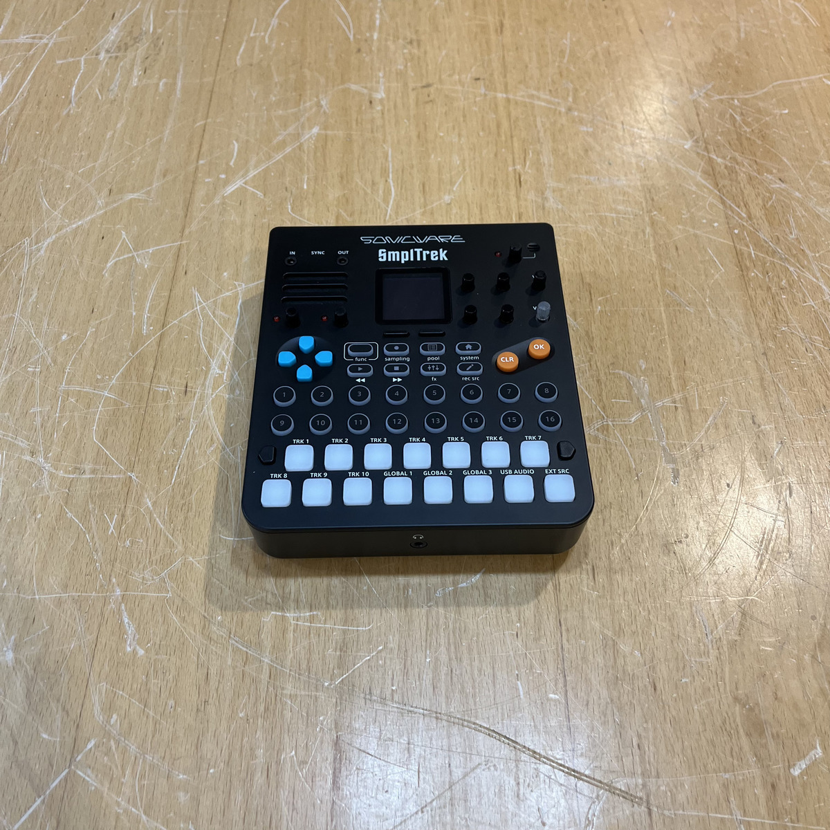 Sonicware SmplTrek （SDカード、ACアダプター付属、箱無し） SmplTrek