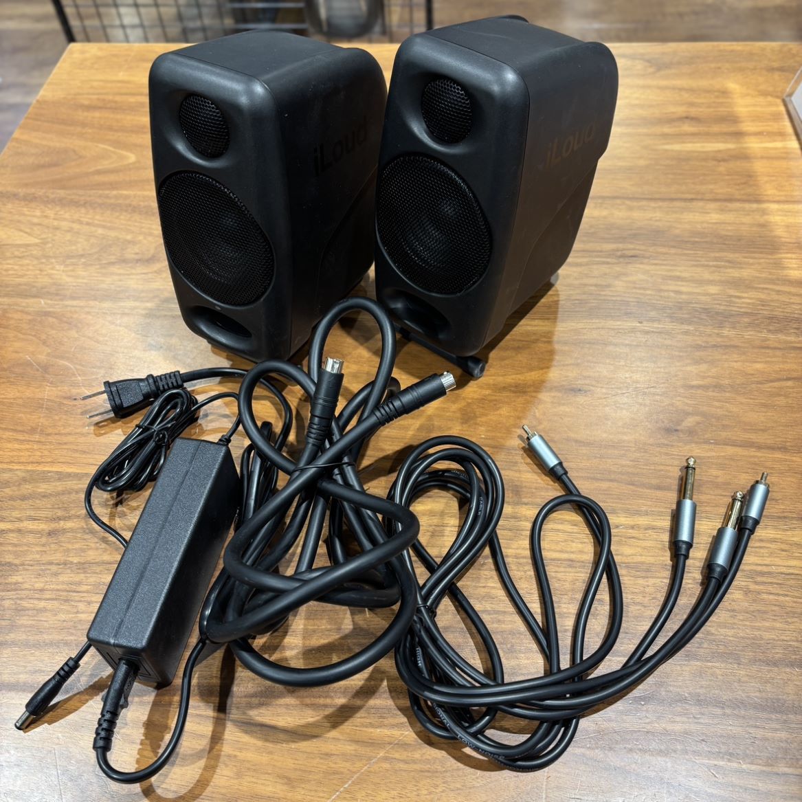 IK Multimedia iLoud Micro Monitor 小型リファレンス・モニター