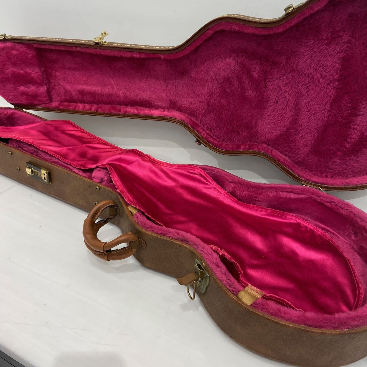 Gibson Les Paul Original Hardshell Case (90年代ピンクインナータイプ)（中古/送料無料）【楽器検索デジマート】