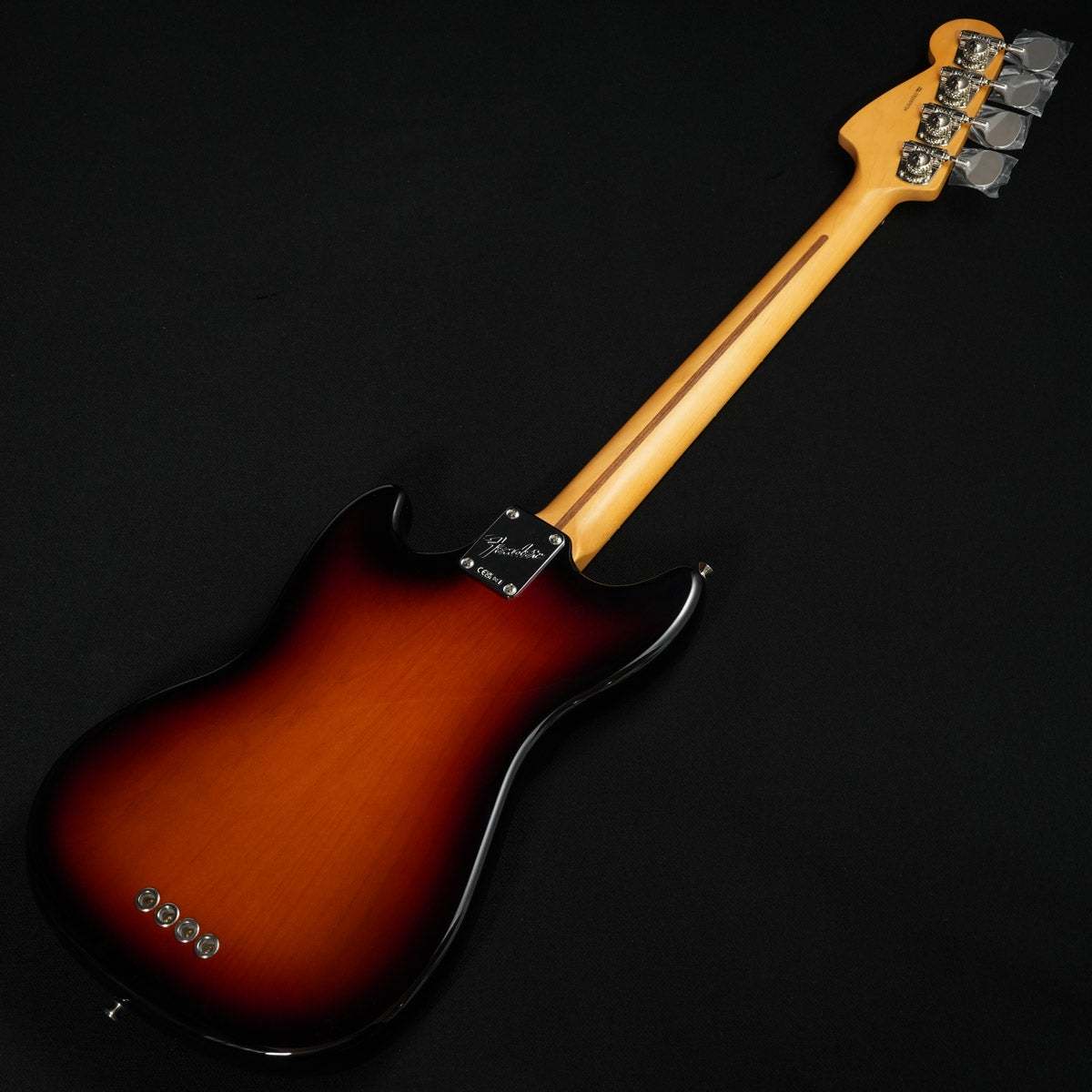 Fender American Professional Classic Mustang Bass 3-Color Sunburst