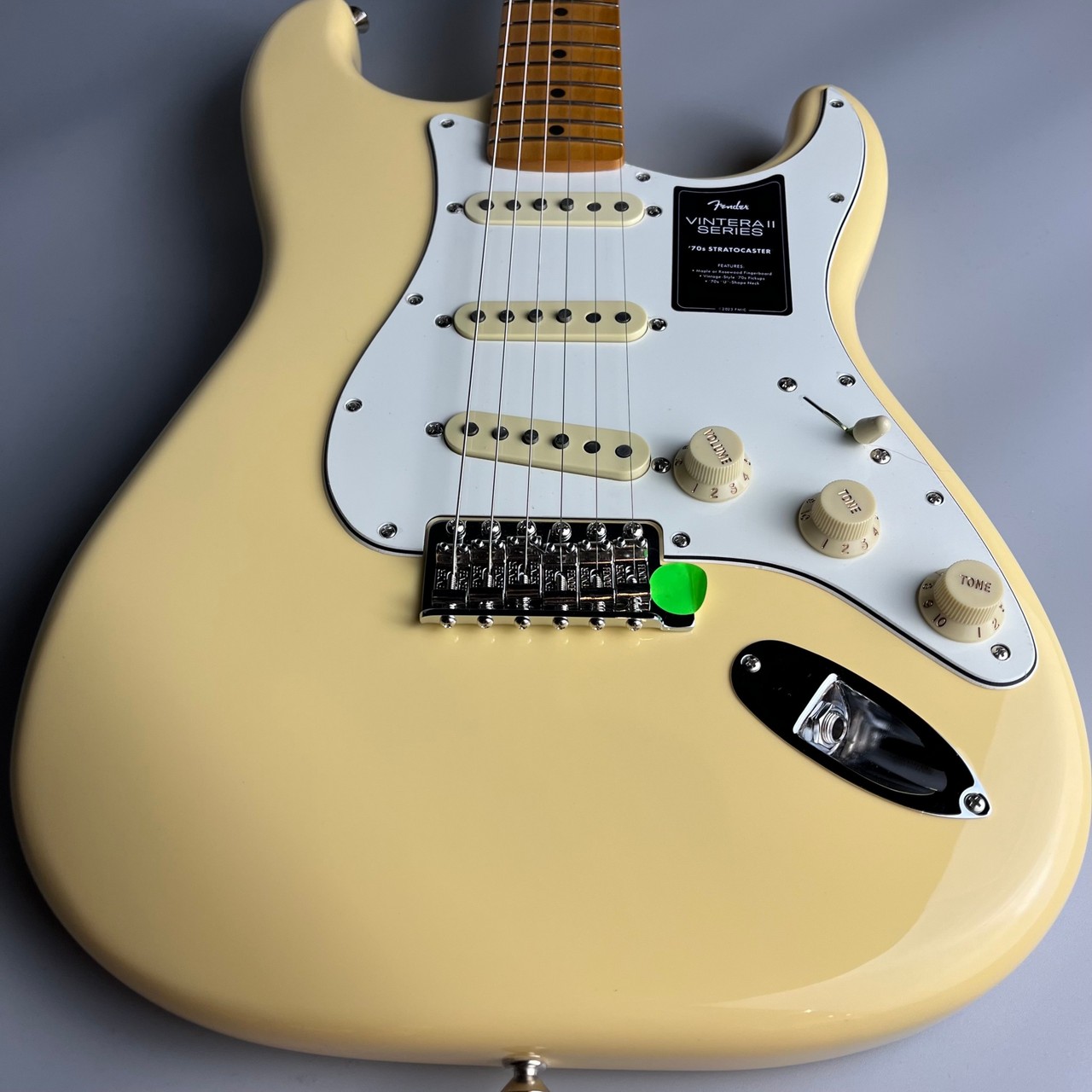 Fender Vintera II '70s Stratocaster Vintage White エレキギター