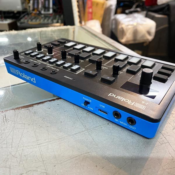 Roland AIRA Compact J-6 Chord Synthesizer（中古）【楽器検索