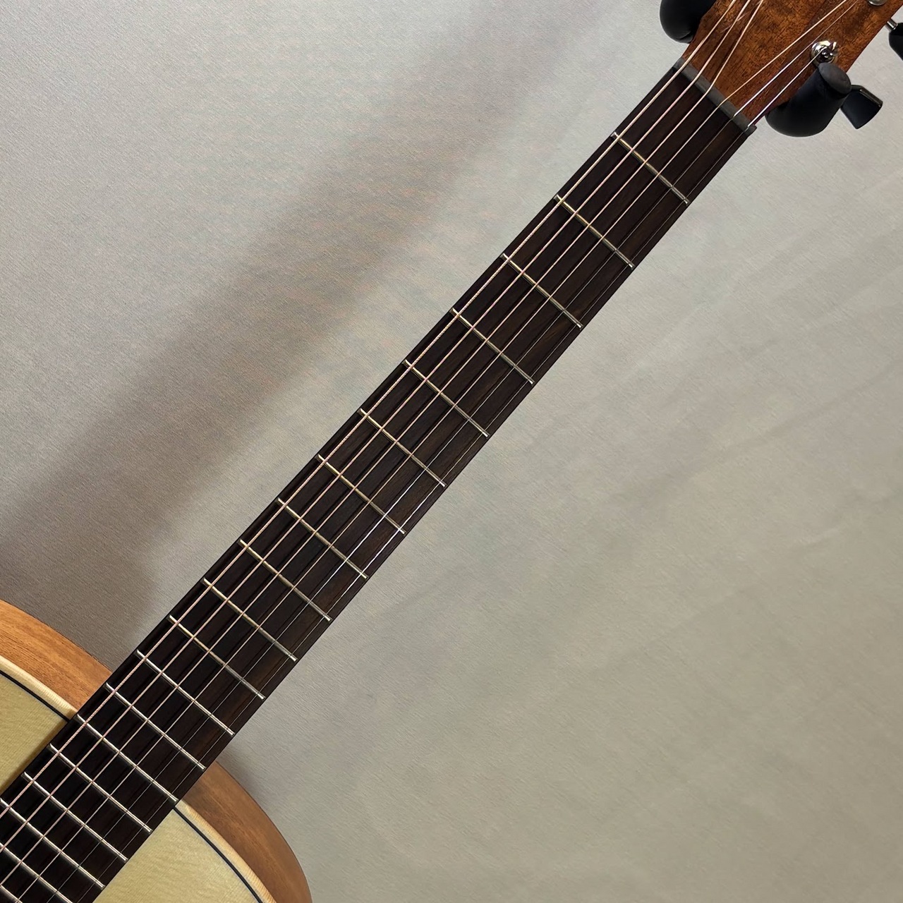 LAG 【限定特価品】 T70A-NAT AUDITORIUM アコースティックギター 現物