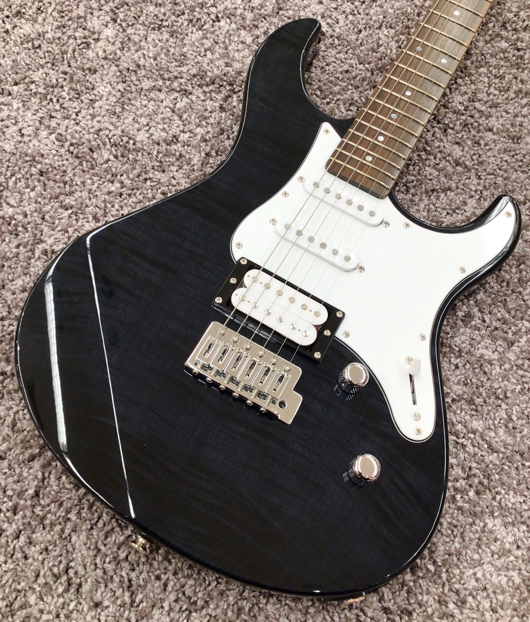 YAMAHA PACIFICA PAC212VFM TBL(トランスルーセントブラック
