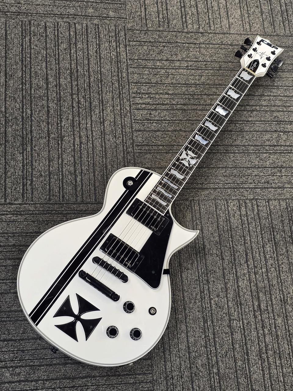ESP IRON CROSS【METALLICA James Hetfield】 在庫あります（新品
