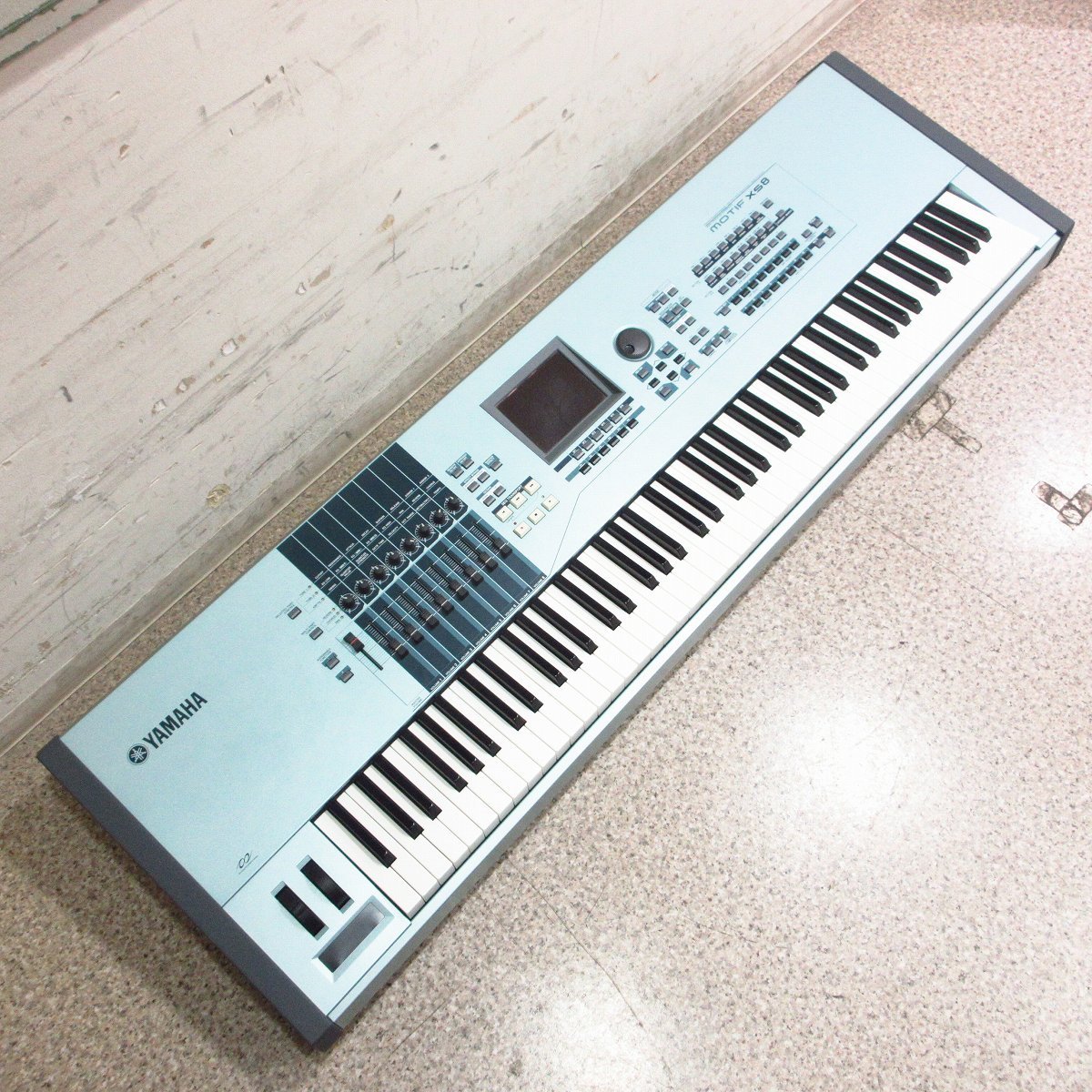 YAMAHA MOTIF XS8 