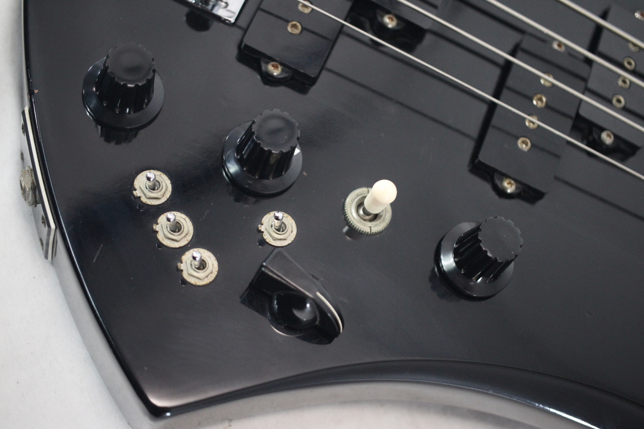N1902 FERNANDES エレキベース モッキンバード ホワイト FERNANDES フェルナンデス モッキンバード エレキベースギター