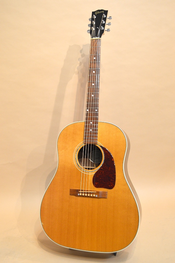 Gibson エレキアコースティックギター J-15(ハードケース付き) Gibson エレキアコースティックギター J-15(ハードケース付き