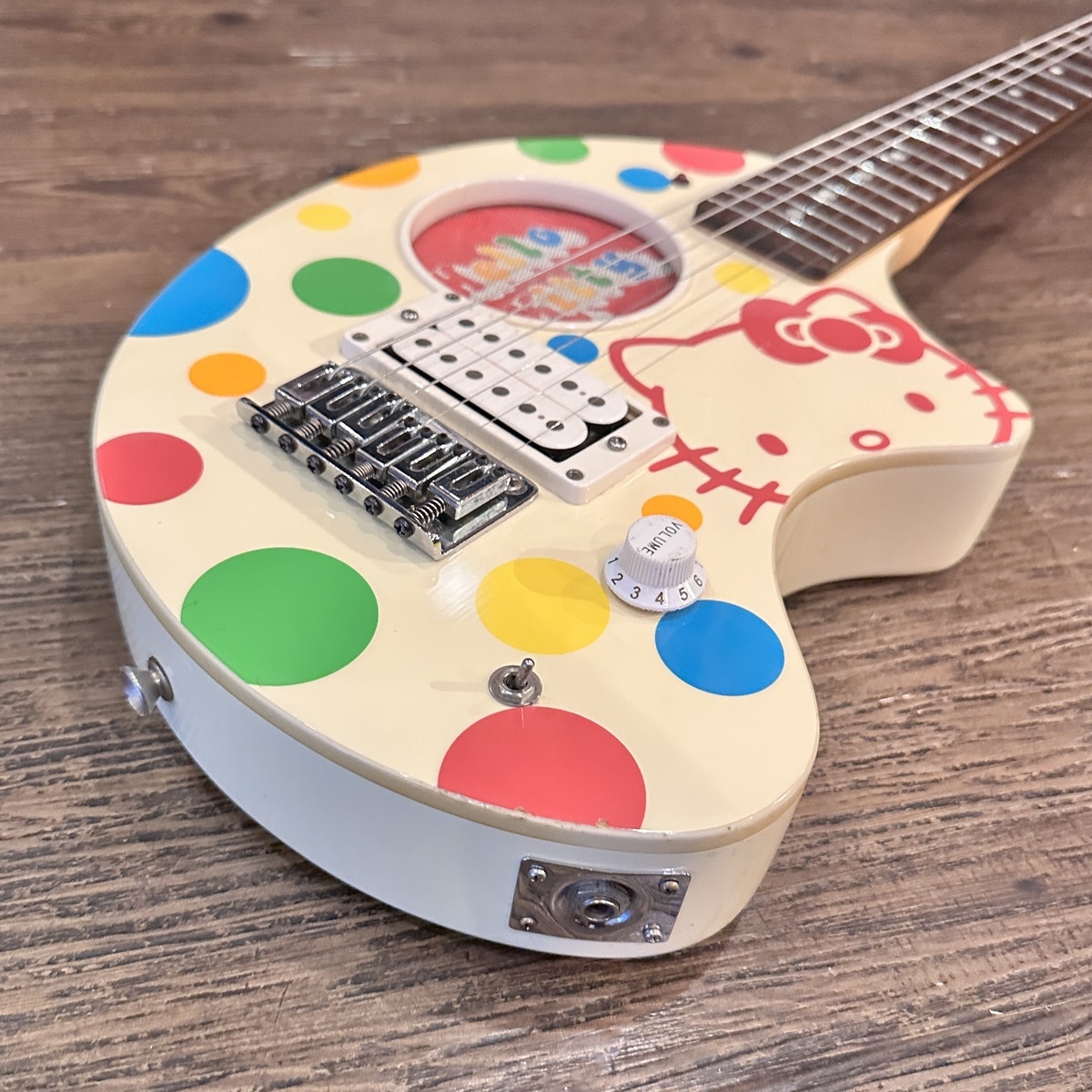 FERNANDES ZO-3 HK ハローキティ サンリオ Electric Guitar（中古/送料
