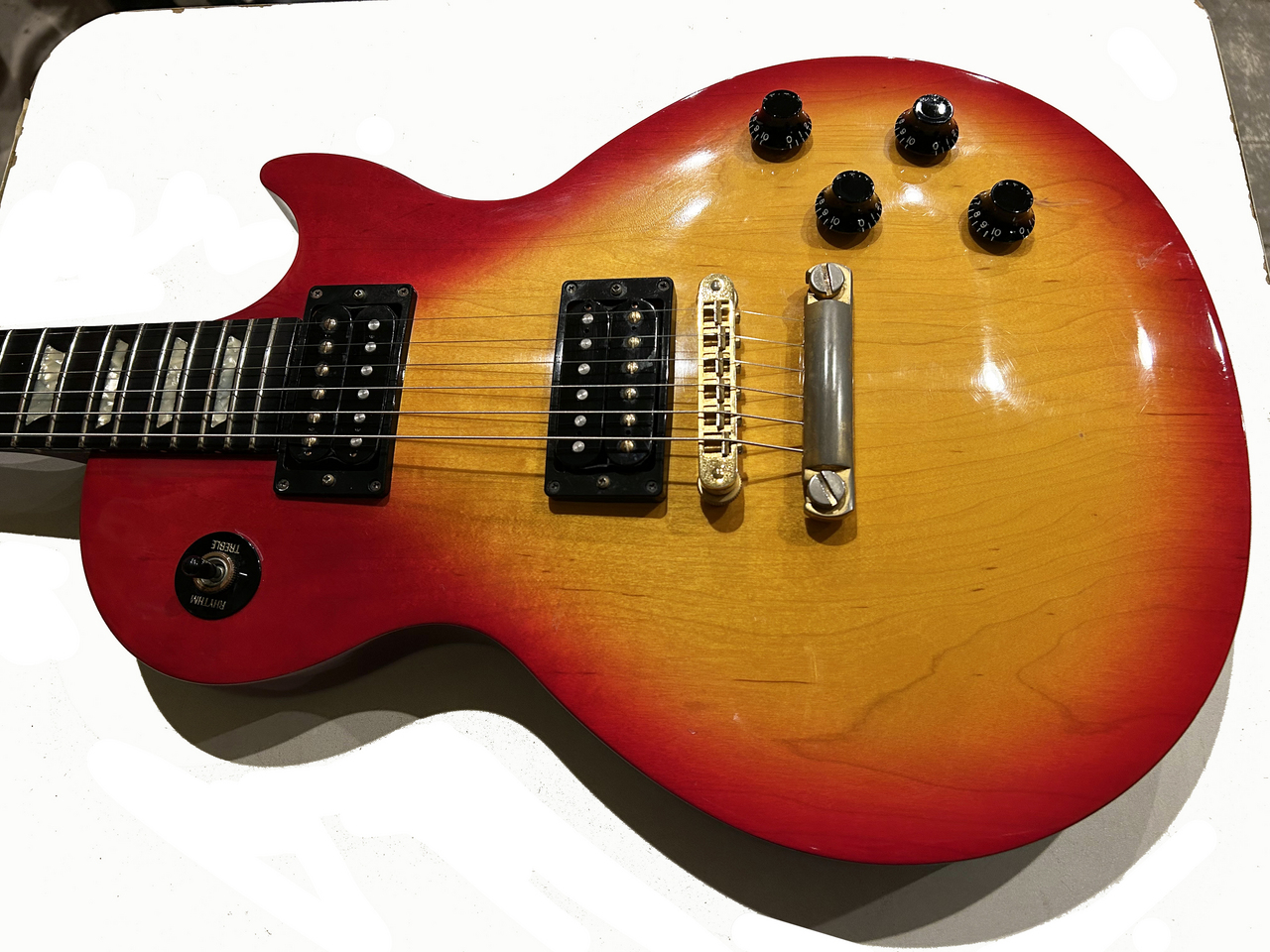 Gibson Gibson Les Paul Studio Lite Cherry Burst 1993年製（中古