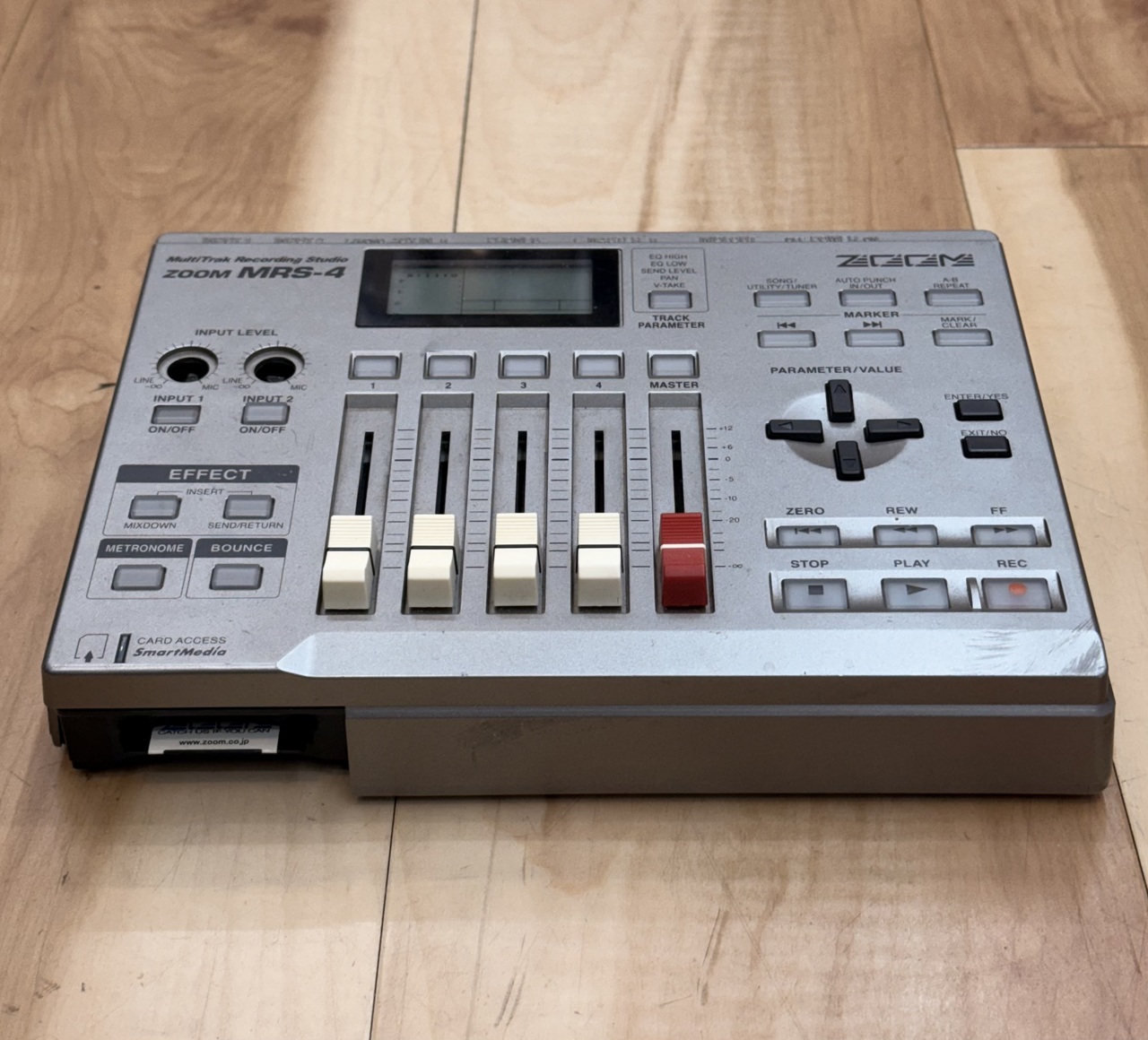 ZOOM　MRS-4　デジタルマルチレコーダー MRS-4 MultiTrak Recording Studio | Zoom