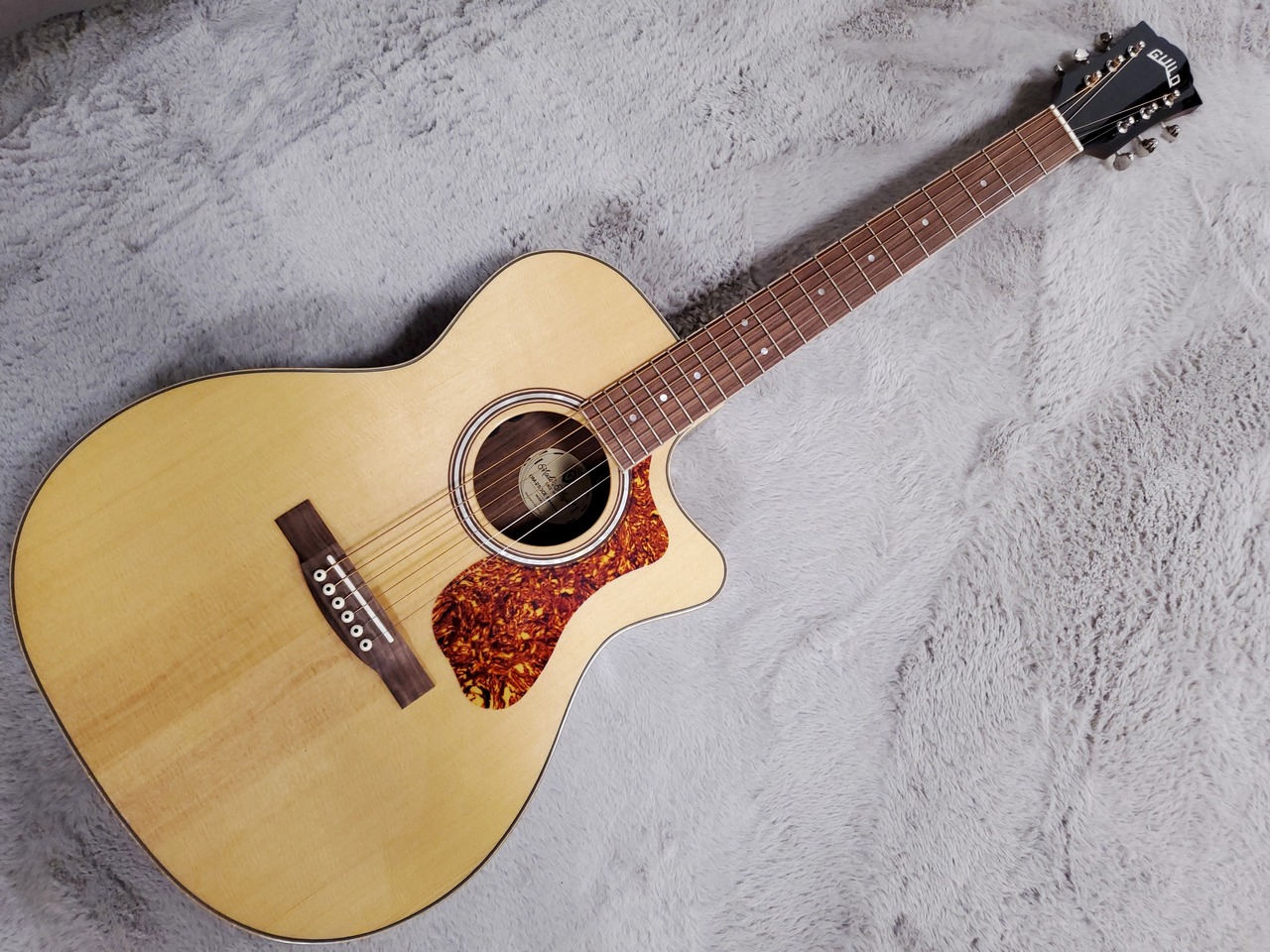 GUILD OM-250CE RESERVE Natural（新品特価）【楽器検索デジマート】