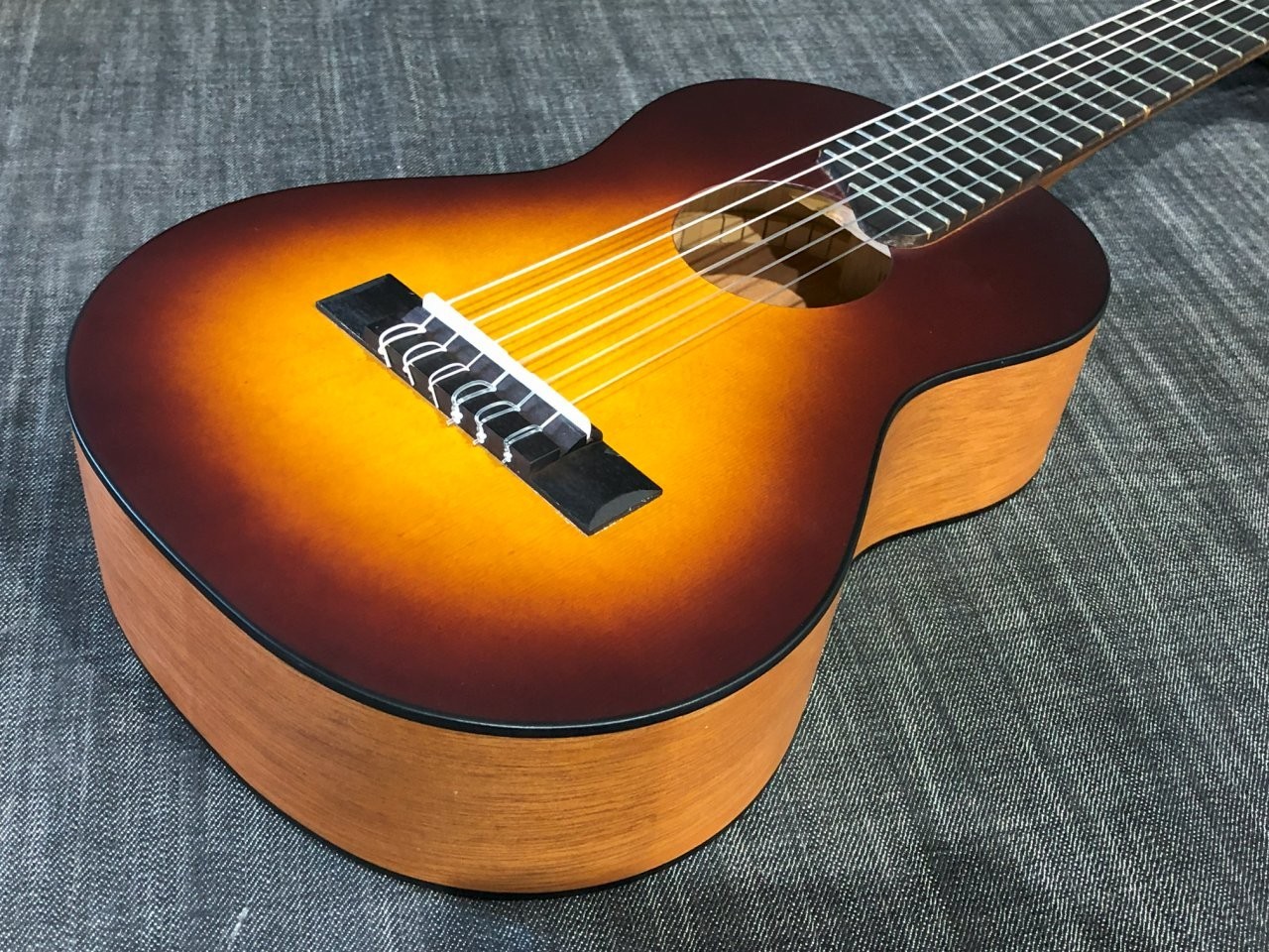 YAMAHA GL1 Guitalele（中古/送料無料）【楽器検索デジマート】