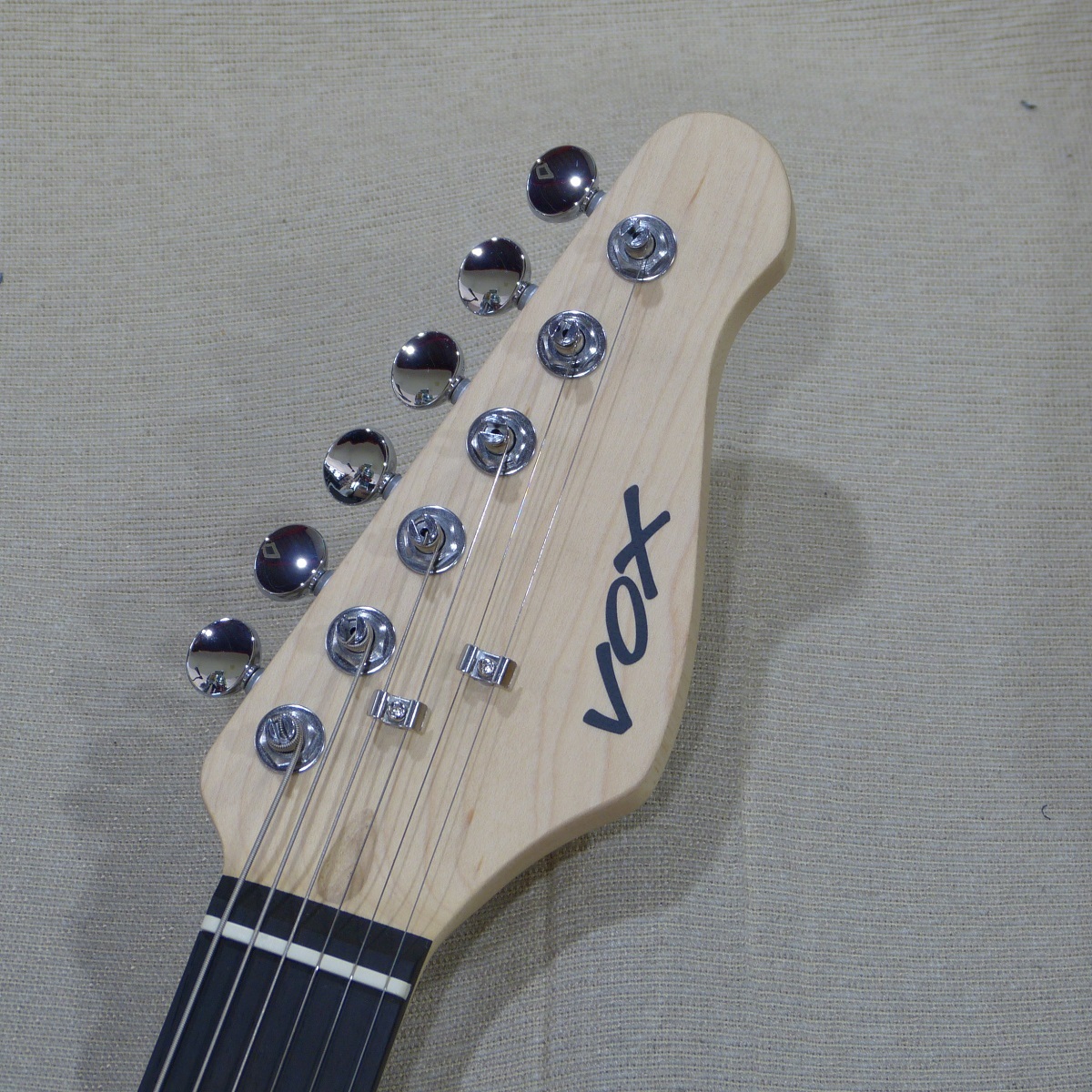 VOX APC-2 / Black 【アンプ・エフェクト・リズムマシン内蔵ミニギター