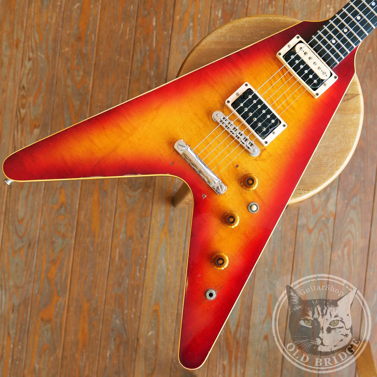 Gibson Flying V 'THE V' Sunburst 1981（ビンテージ）【楽器検索