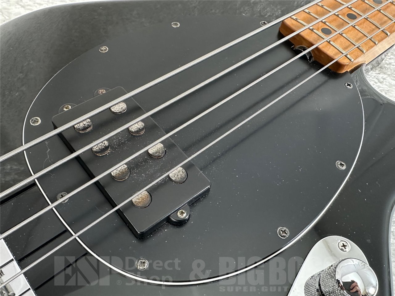 MUSIC MAN STINGRAY4弦ベース　(ネック反りねじれ有） MUSIC MAN STINGRAY4弦ベース(ネック反りねじれ有）