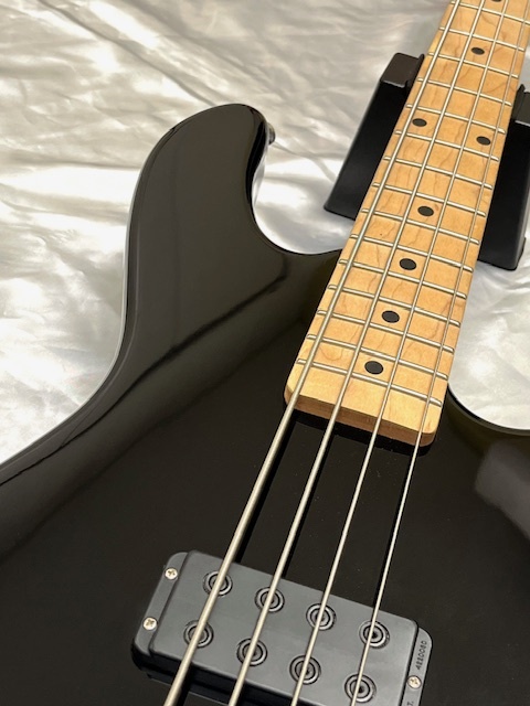 G&L エレキベース M-2000 Tribute Series インドネシア製 G&L Tribute Series M-2000（B級特価/送料無料）【楽器検索