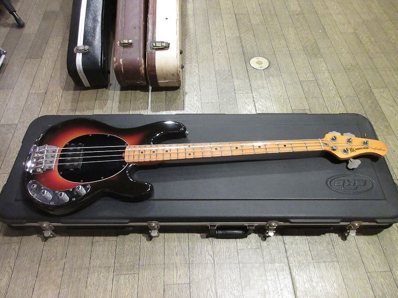 MUSIC MAN 1976 Stingray Bass Sunburst 