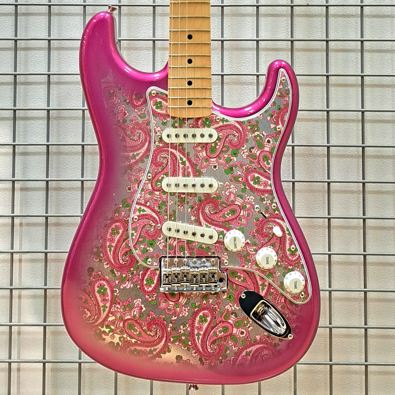 Fender Made in Japan Limited Stratocaster / Pink Paisley