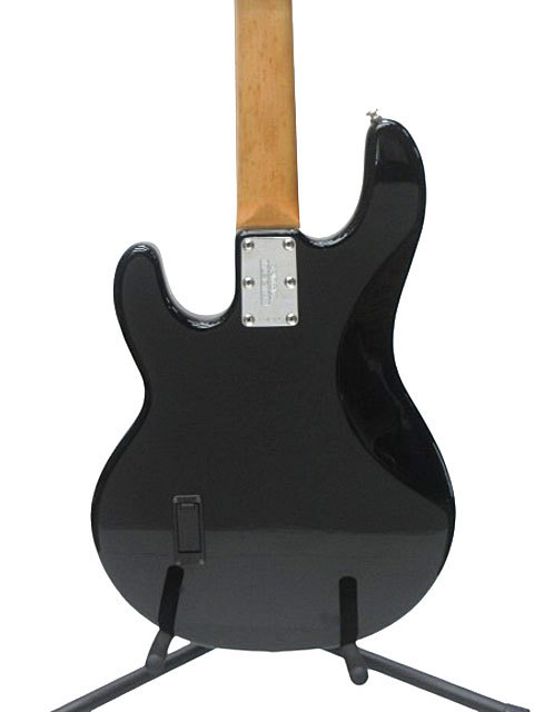 MUSIC MAN StingRay 4 / 3 EQ / BLACK / 2005年製【鹿児島店