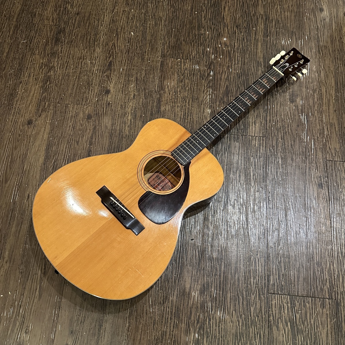 ヤマハ アコギ FG-110 1968年製 ビンテージ 1968年製のヤマハFG-110、赤ラベル付き : r/AcousticGuitar