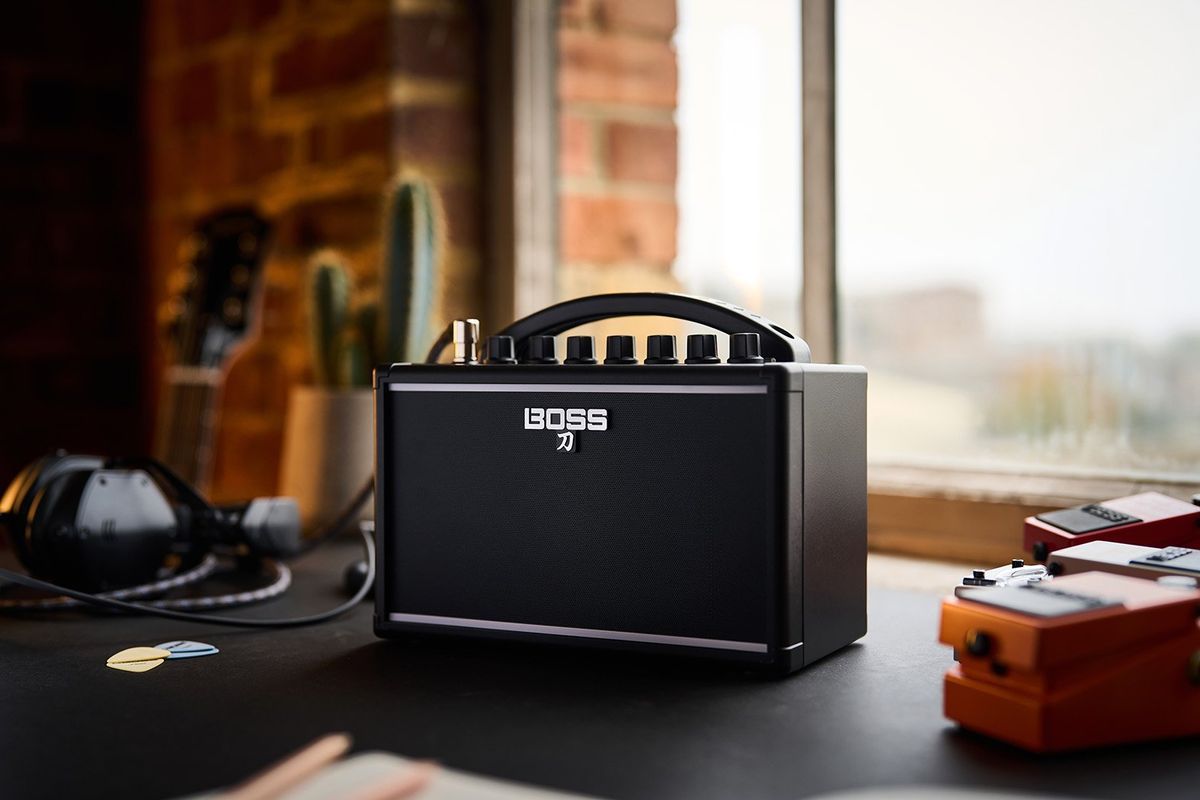 BOSS KATANA-MINI Guitar Amplifier KTN-MINI ギターコンボアンプ 電池 