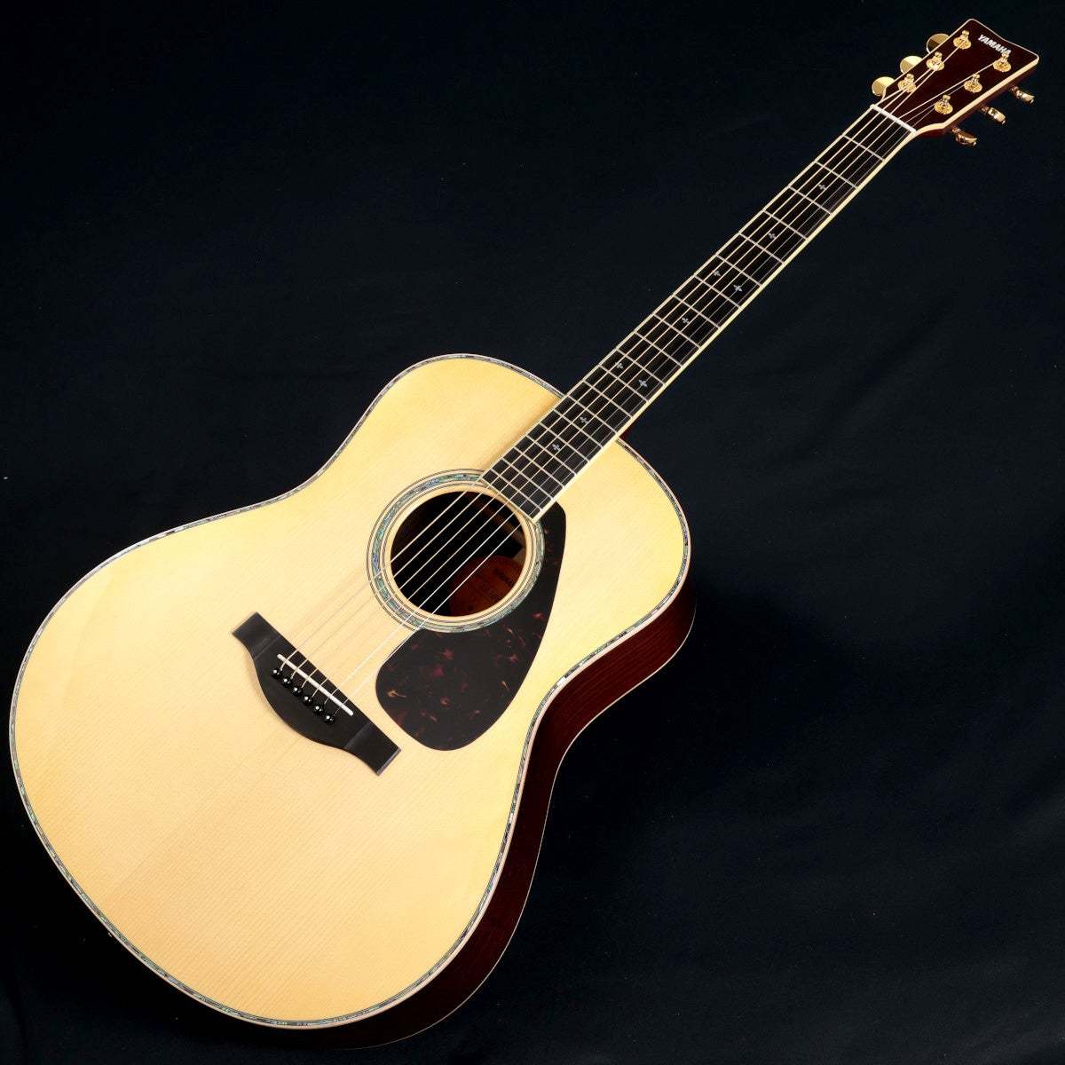 YAMAHA LL16D ARE Natural (NT) 【専用ケースつき】《特典付き