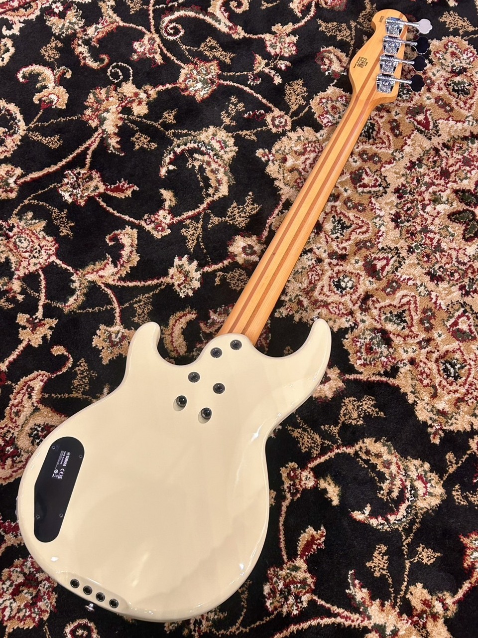 ★美品★ YAMAHA BBP34 Vintage White Yamaha BBP34 Vintage White 4-string Electric Bass Guitar