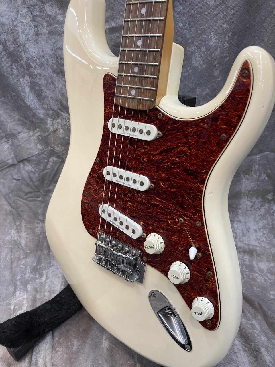 Squier ストラトキャスター vintage modified Squier Vintage Modified Stratocaster FULL REVIEW - YouTube