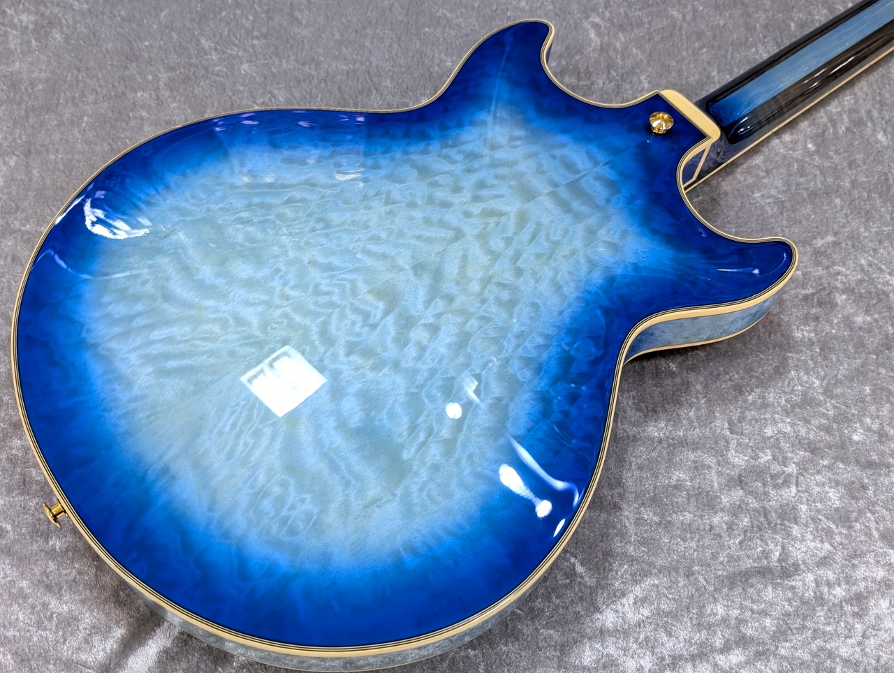 Ibanez AM93QM / JBB (Jet Blue Burst)【3.40kg】【オールキルト