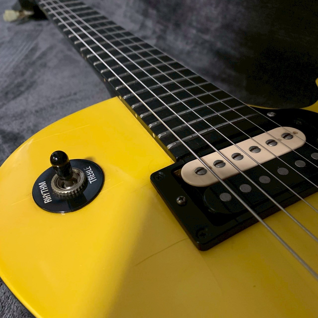 GibsonLes Paul StudioYellow今週末限定値下げ GibsonLes Paul StudioYellow 今夜まで値下げ - メルカリ