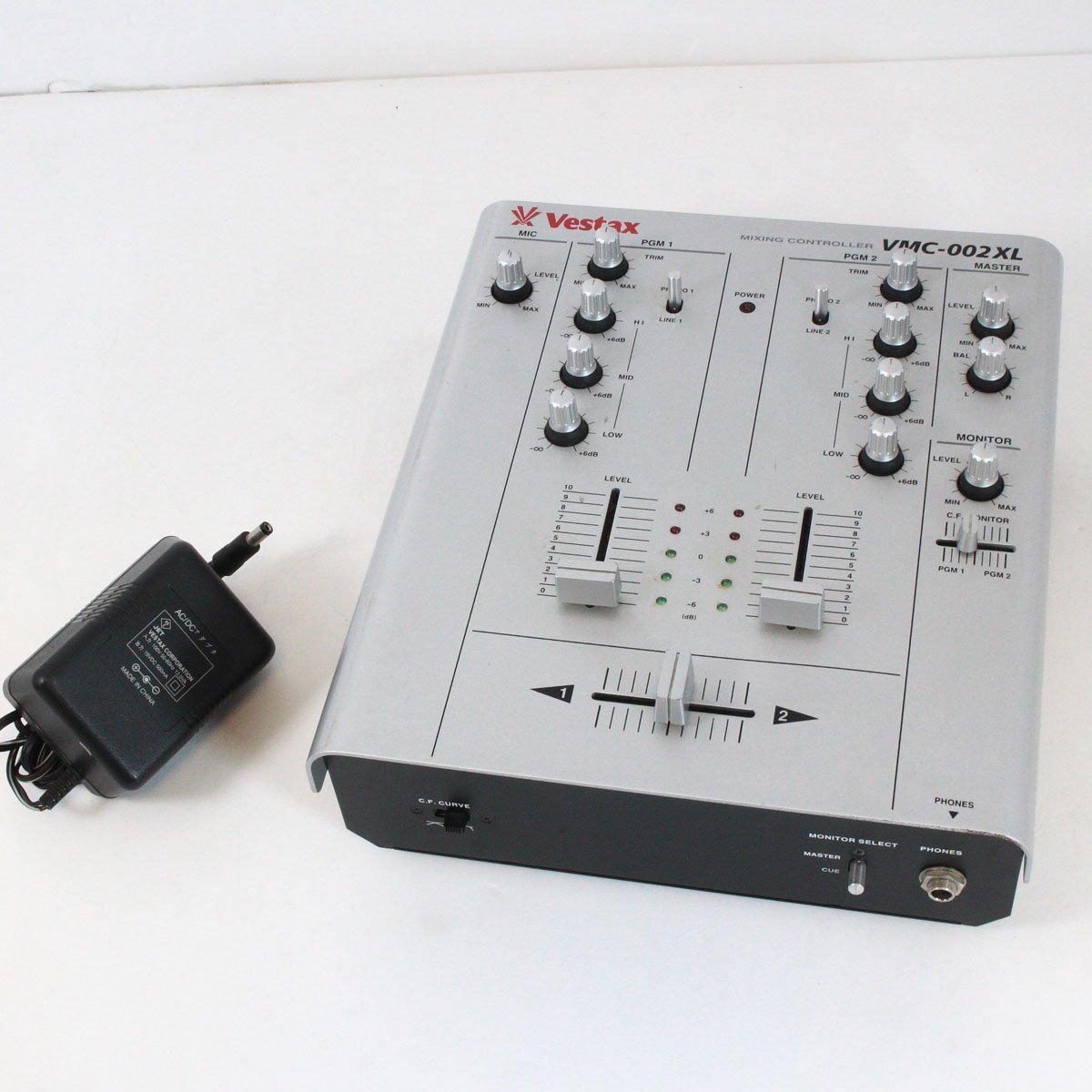 Vestax VMC-002XL 動作確認済み　送料込み　純正AC付き Amazon | VESTAX DJミキサー VMC-002XL | DJミキサー | 楽器