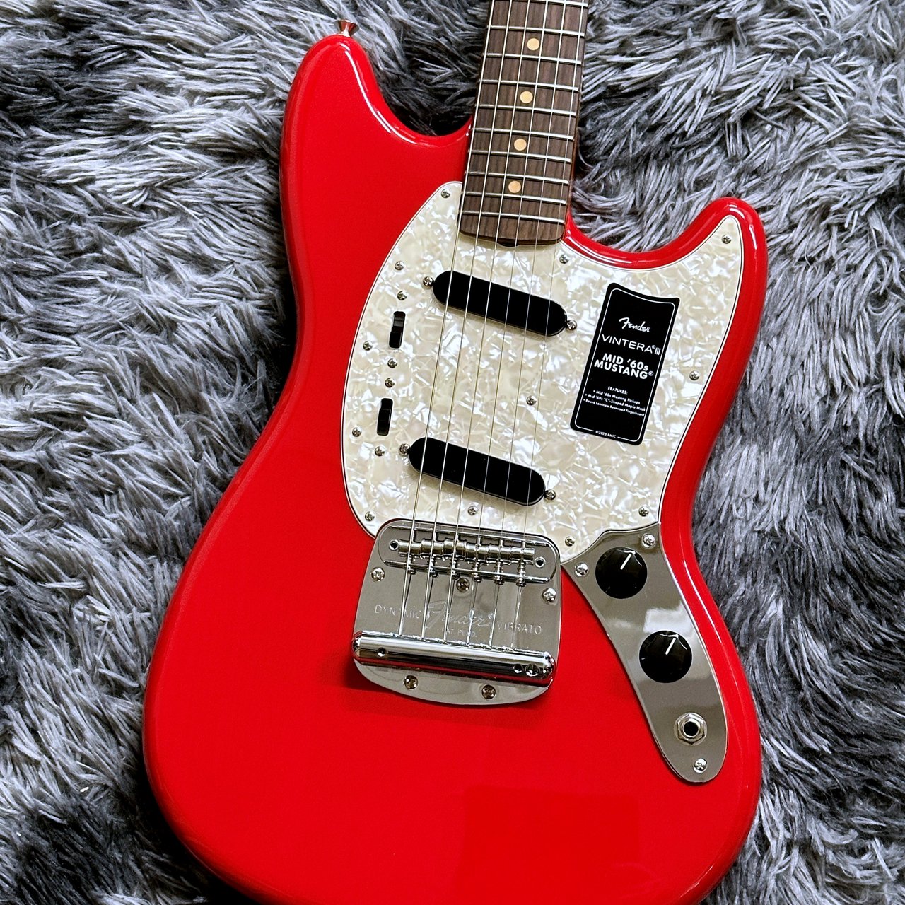 Fender Vintera III Mid '60s Mustang,Rosewood Fingerboard, Dakota