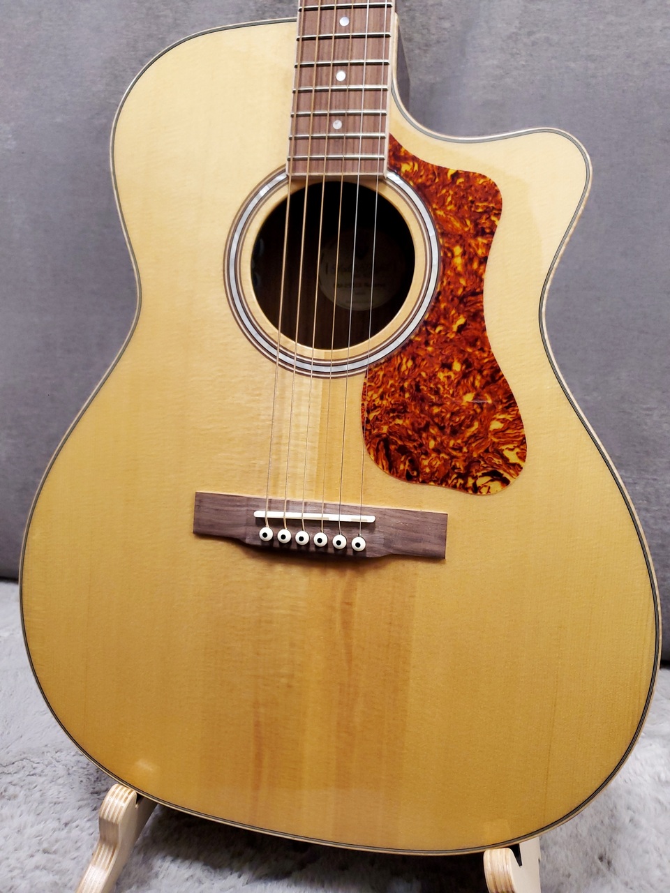 GUILD OM-250CE RESERVE Natural（新品特価）【楽器検索デジマート】