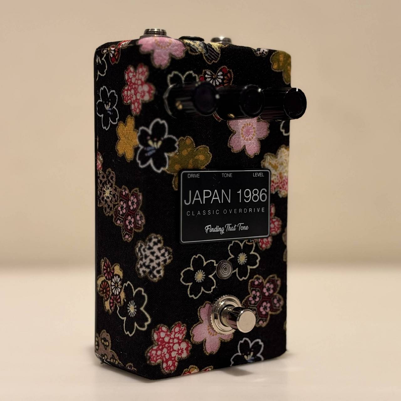 Finding That Tone 【現物画像】JAPAN 1986 SAKURA コンパクト
