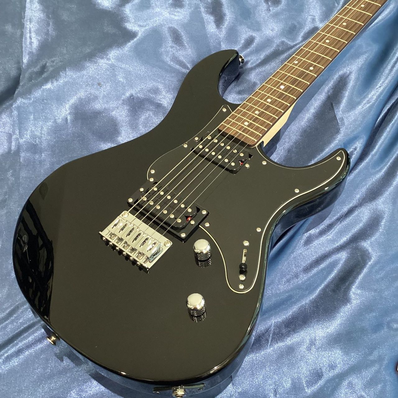 YAMAHA PACIFICA120H BLACKヤマハ PAC120H YAMAHA PACIFICA120H BLACK(ブラック) エレキギター ヤマハ パシフィカ