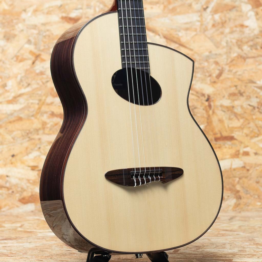 栗八工房舎　置物　月とギター 山崎ギター工房】Sofla #387 ソプラノサイズ - YouTube