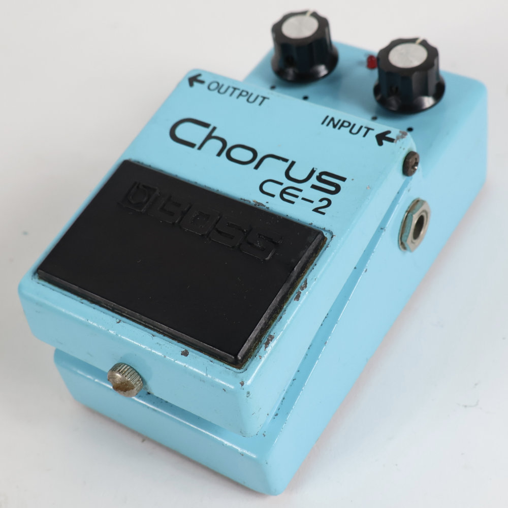 BOSS Chorus CE-2 ギターエフェクター Amazon.com: BOSS CE-2W Chorus | Premium Waza Craft Guitar Effect