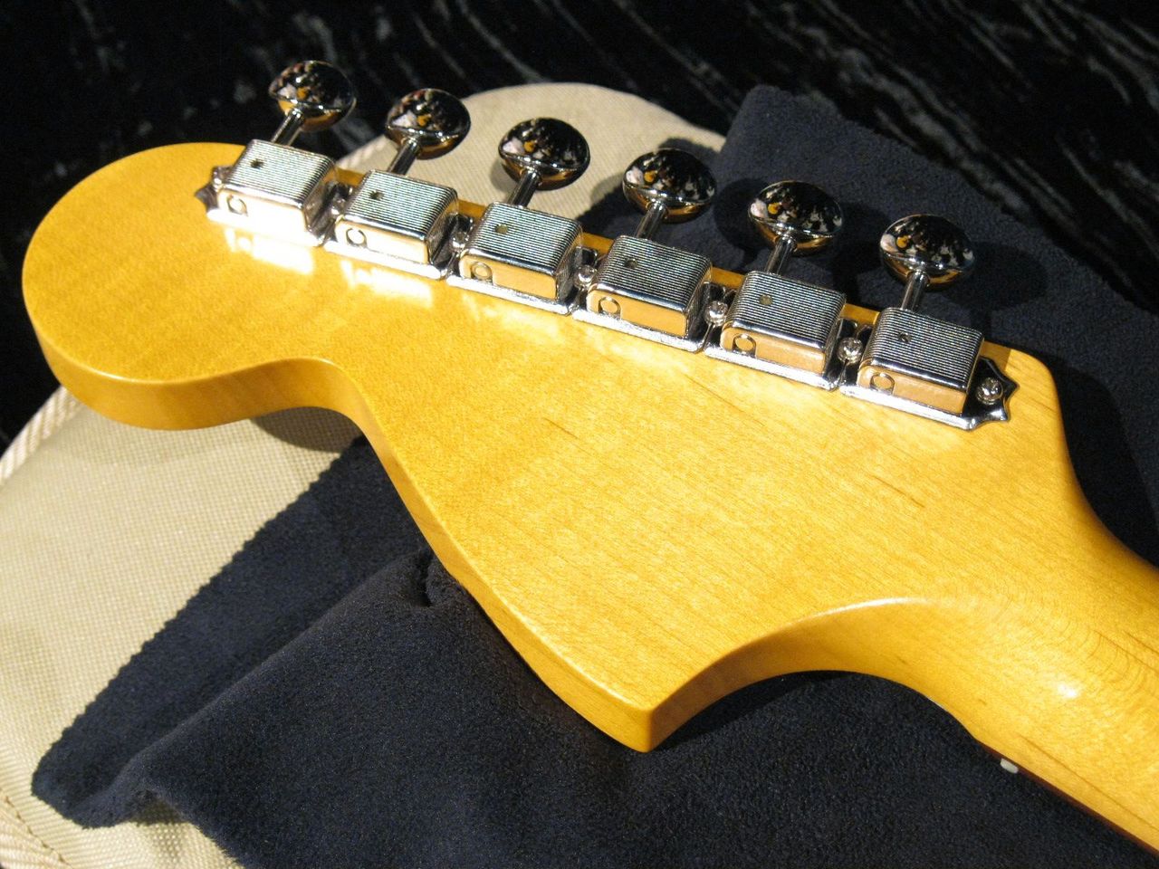 Vanzandt STV-70R / Vintage White（新品/送料無料）【楽器検索