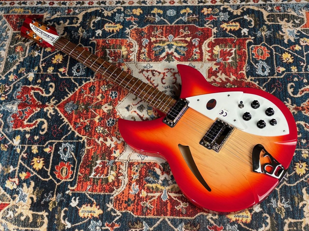 Rickenbacker 330 FG【現物画像】【S/N:2509689】【重量:3.44kg