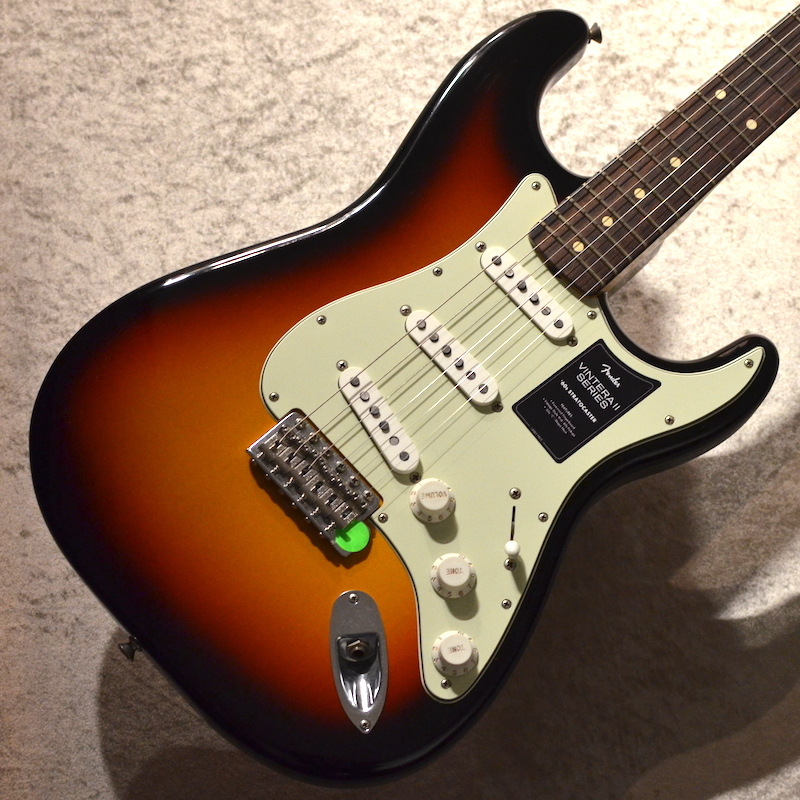Fender Limited Edition Vintera II Road Worn '60s Stratocaster 3