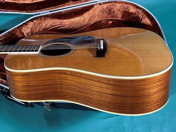 Martin D-35 美品！ Martin D-35【2023年製 美品中古】 - YouTube