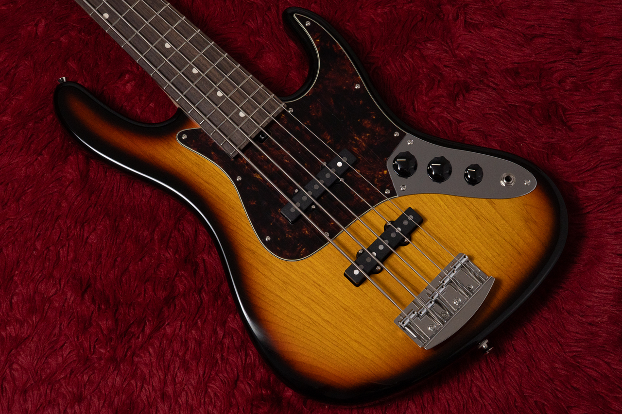 ペテンシーフシギバース 微高レート 調整パーツ付き Fender 【現物画像】Made in Japan Traditional 60s Jazz Bass