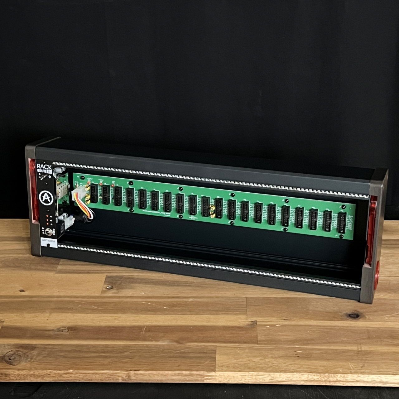 Arturia RACKBRUTE 3U NOIR（新品特価）［デジマートSALE］【楽器検索