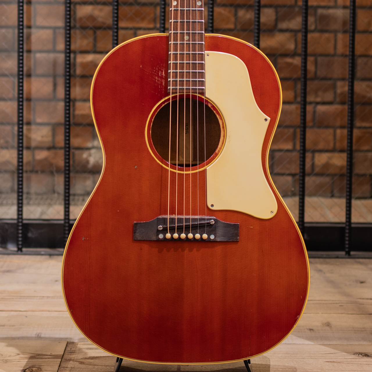 【中古】Gibson B25 【ビンテージ品】 Gibson B-25 Red / 1968-1969（ビンテージ）【楽器検索デジマート】