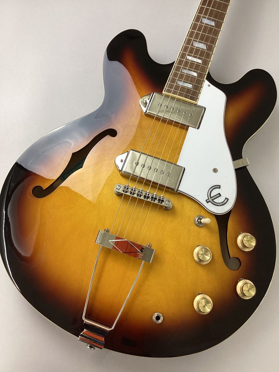 Epiphone Casino サンバースト Amazon.com: Epiphone Casino Archtop Hollowbody, Vintage