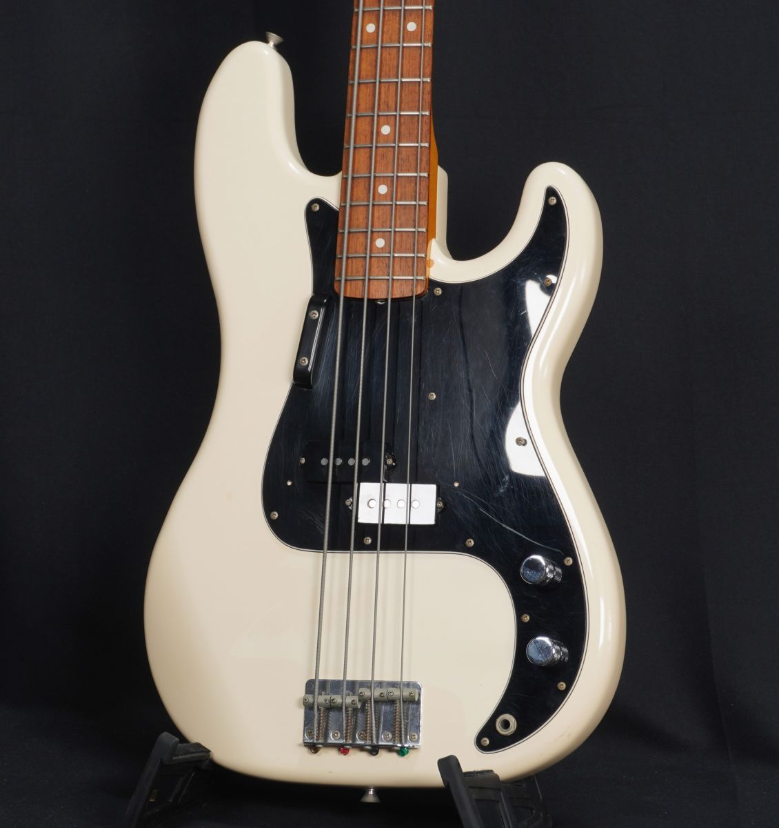 美品！Fender japan PB70-70US Olympic White Fender Japan PB70-70US Olympic White -2002〜2004-【御茶ノ水