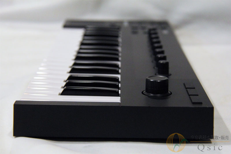 NATIVE INSTRUMENTS Komplete Kontrol M32 [SL020]【神戸店在庫